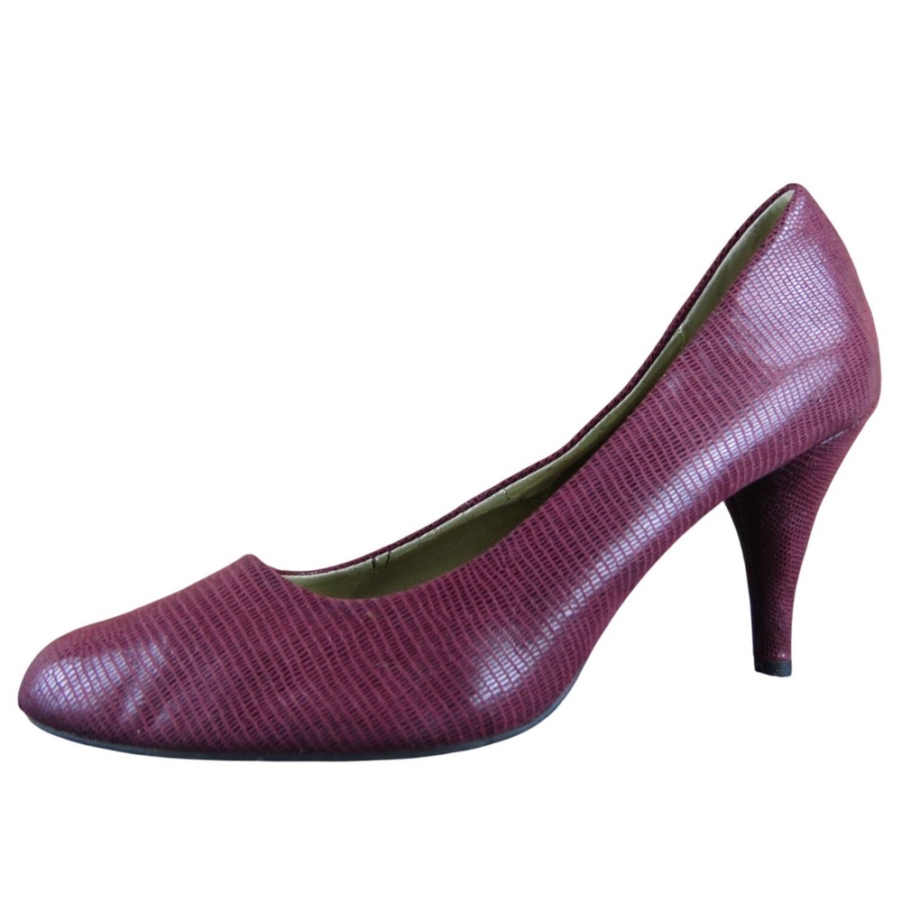 Bandolino Courteous Women's 7 Red Fabric Heels Textured Classic Dress Pump‎